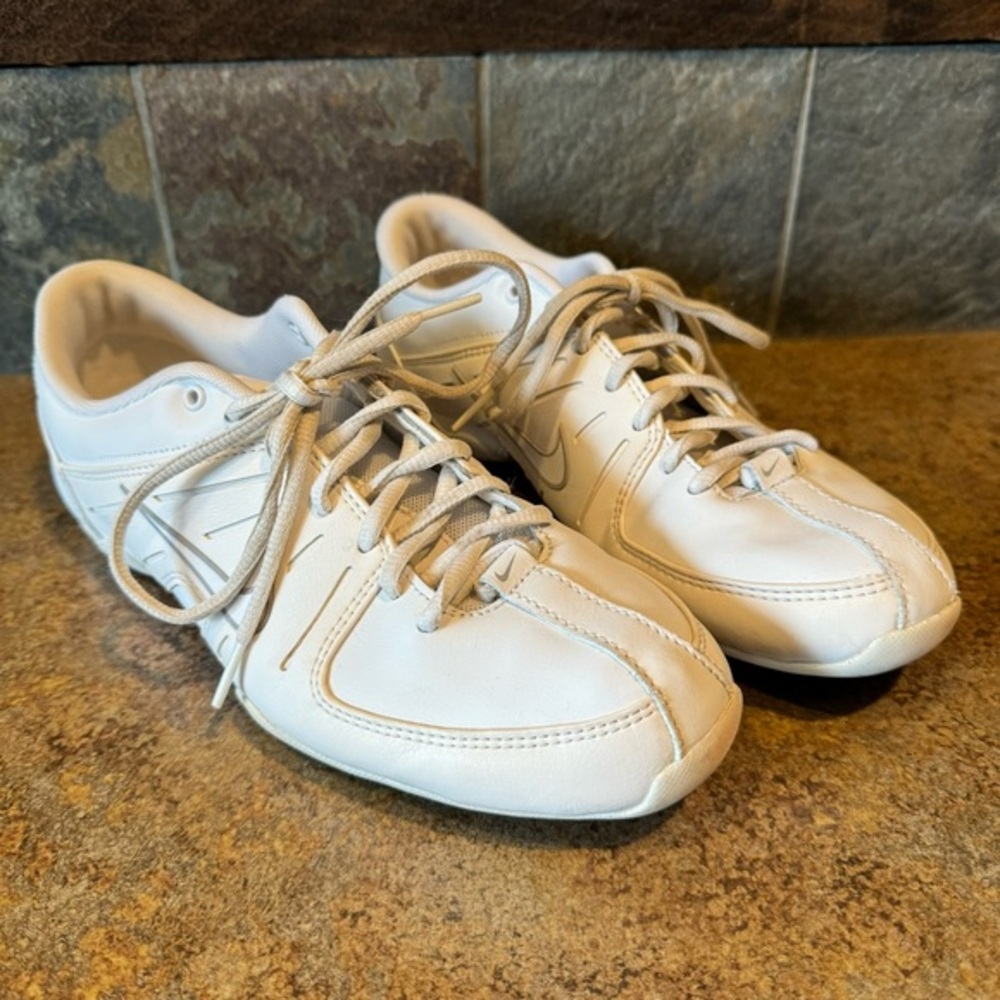 NIKE AIR Mix Down 2 White Leather 519933-100 Cheer Dance Shoes Women size 9